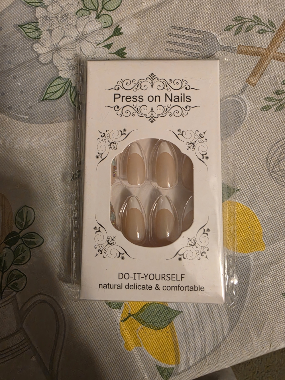 Press on Nails Nude Almond Set